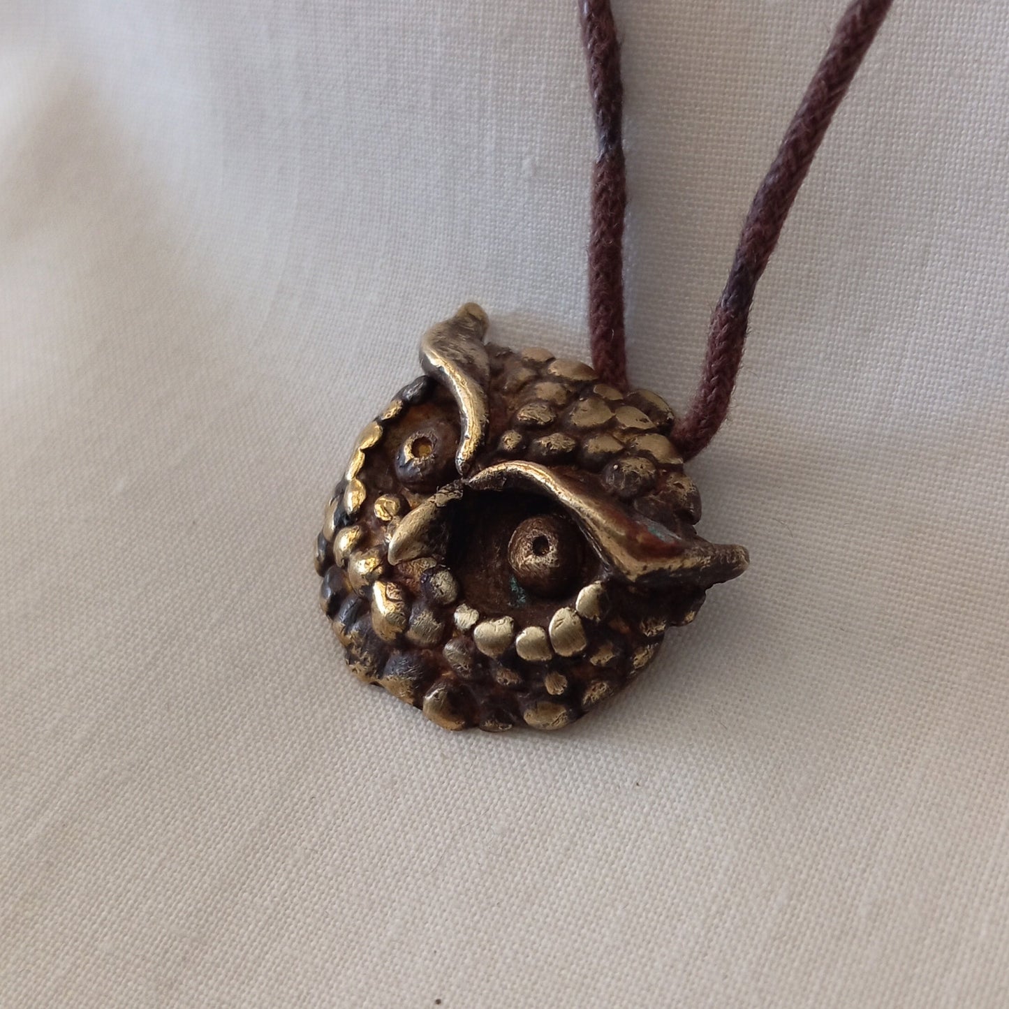 Colgante de búho en bronce