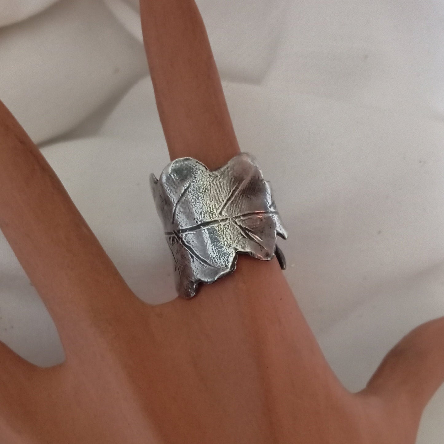 Anillo hoja de roble en plata