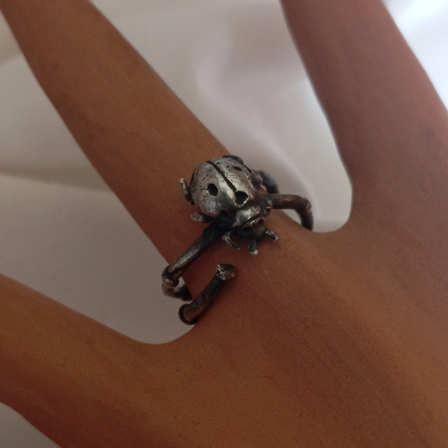 Anillo de mariquita en plata