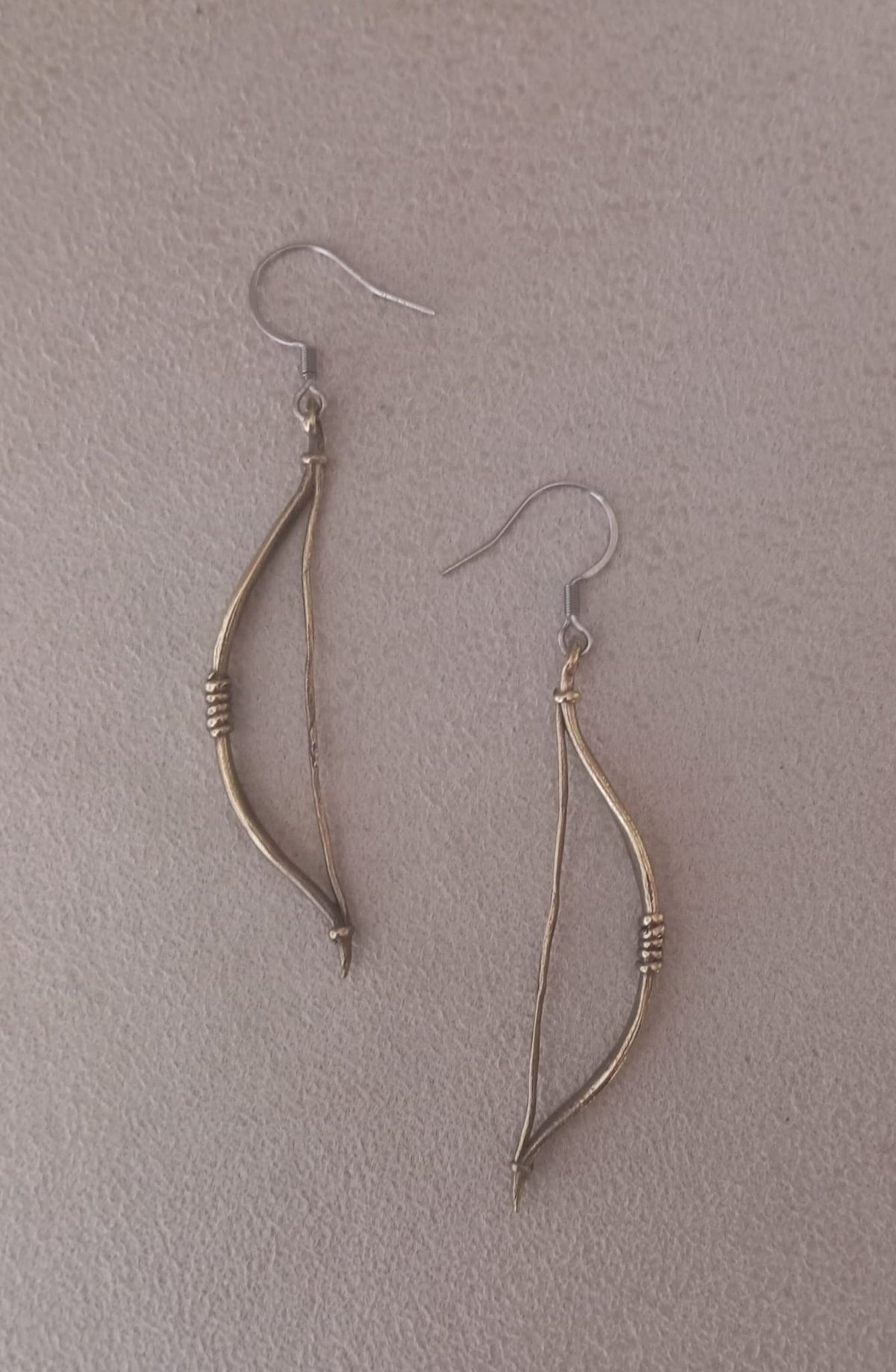 Pendientes arco en bronce