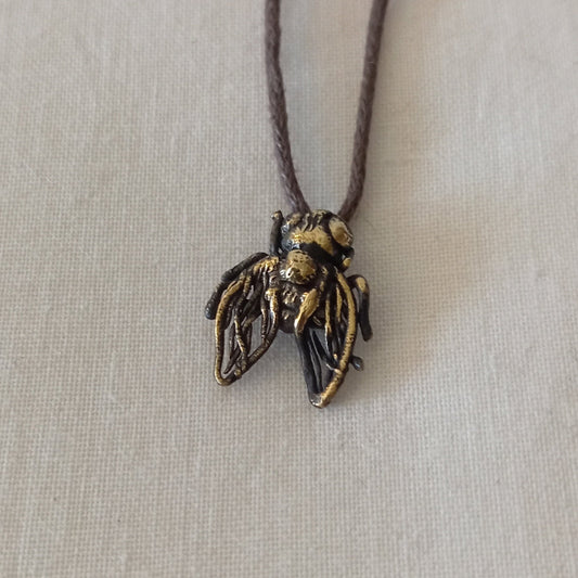 Colgante de mosca en bronce