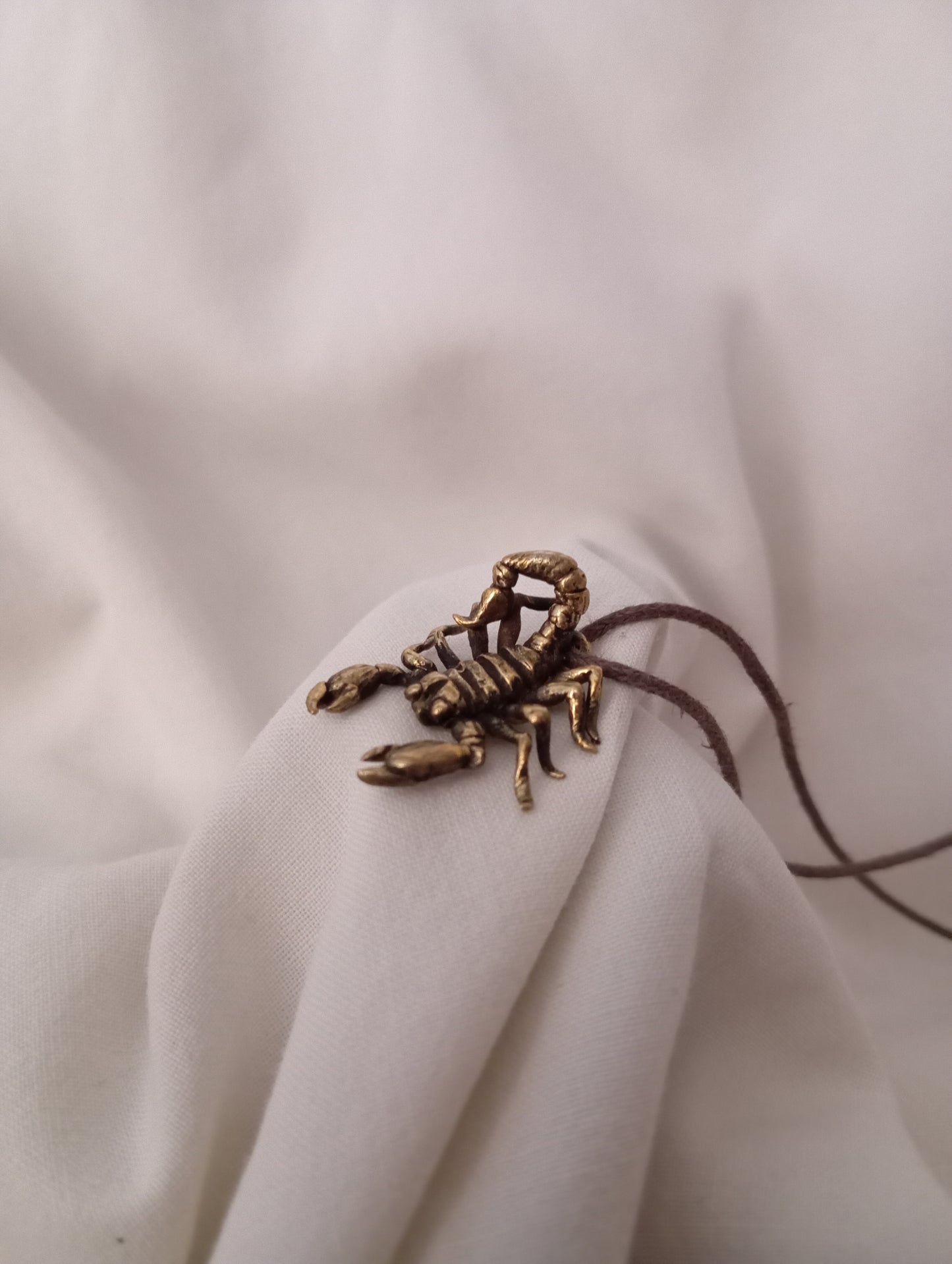 Colgante Escorpión pequeño bronce