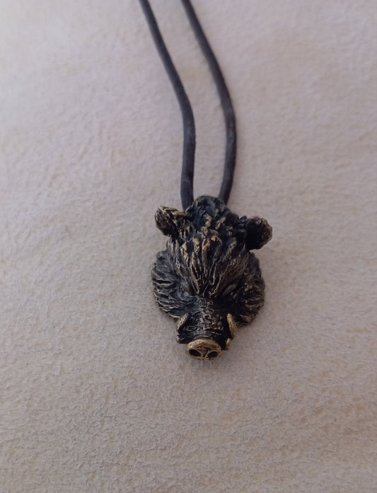 Colgante jabalí de bronce