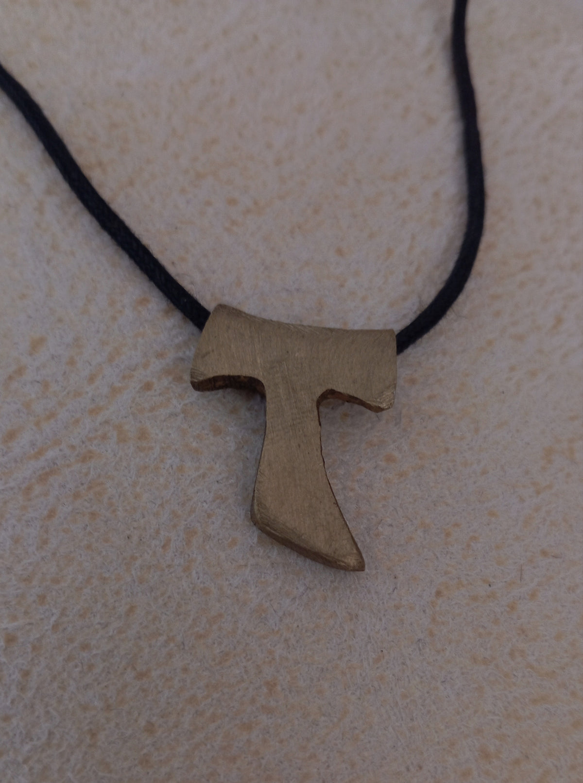 Colgante cruz tau bronce