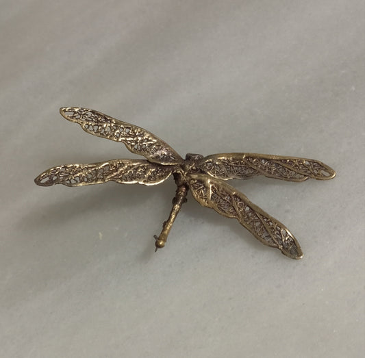 Broche libélula grande en bronce