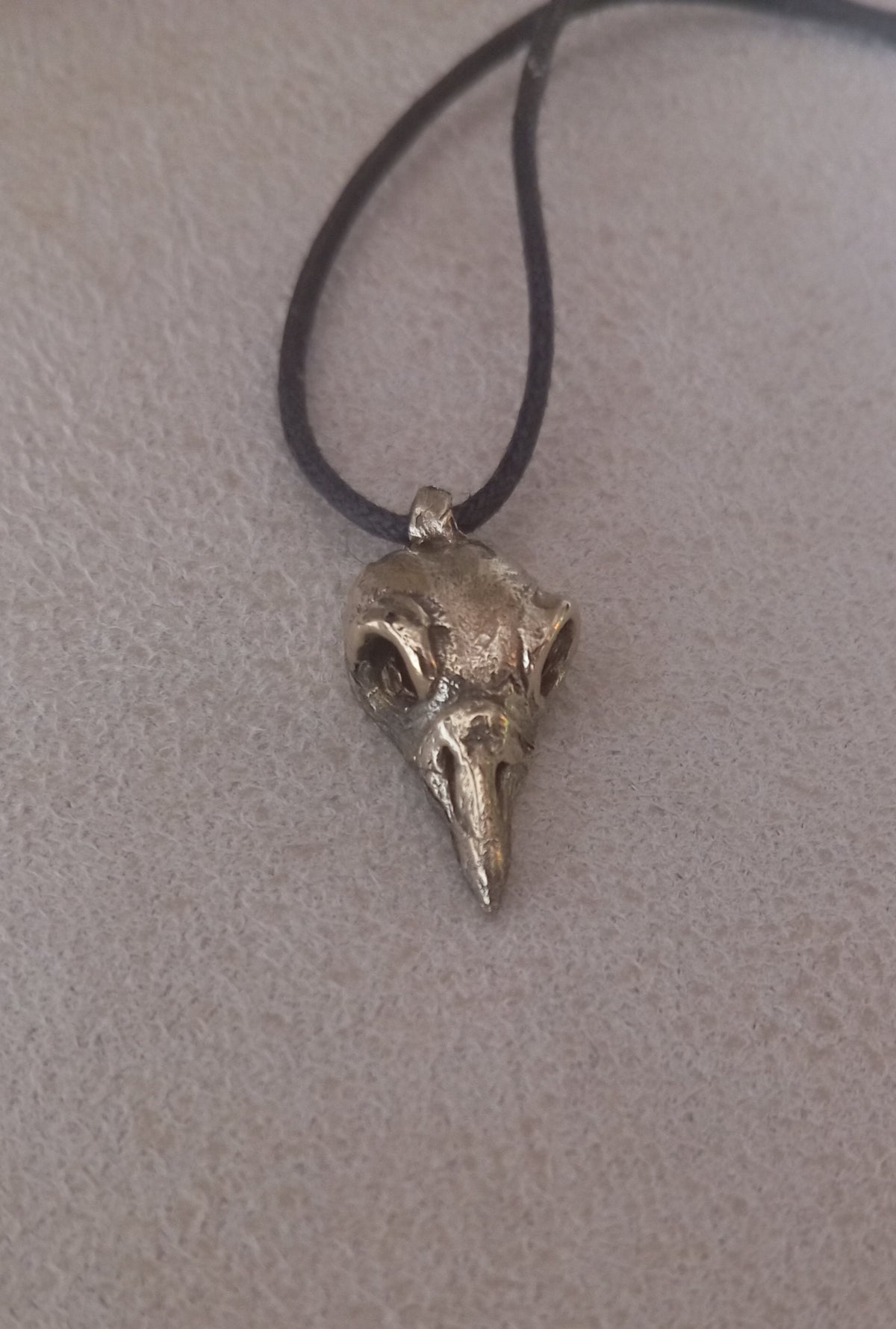 Colgante cuervo - craneo mediano